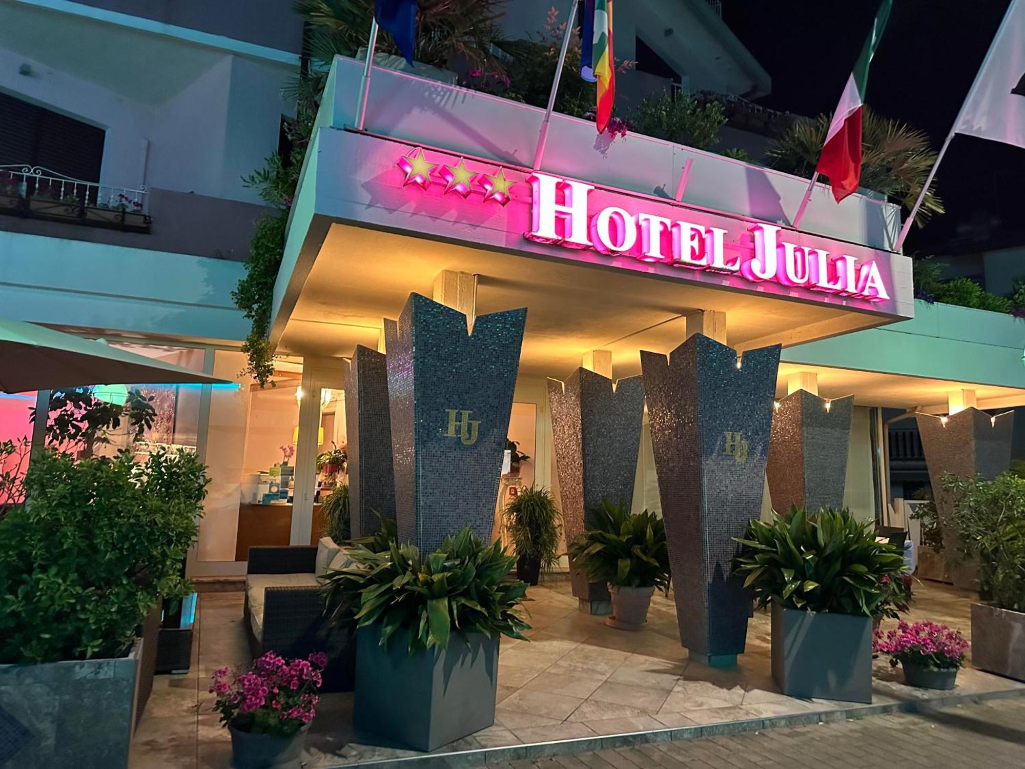 Julia Hotel 3*